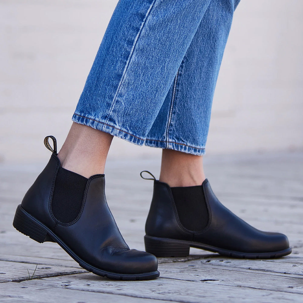 Blundstone Women s Series Low Heel 2068 in Black