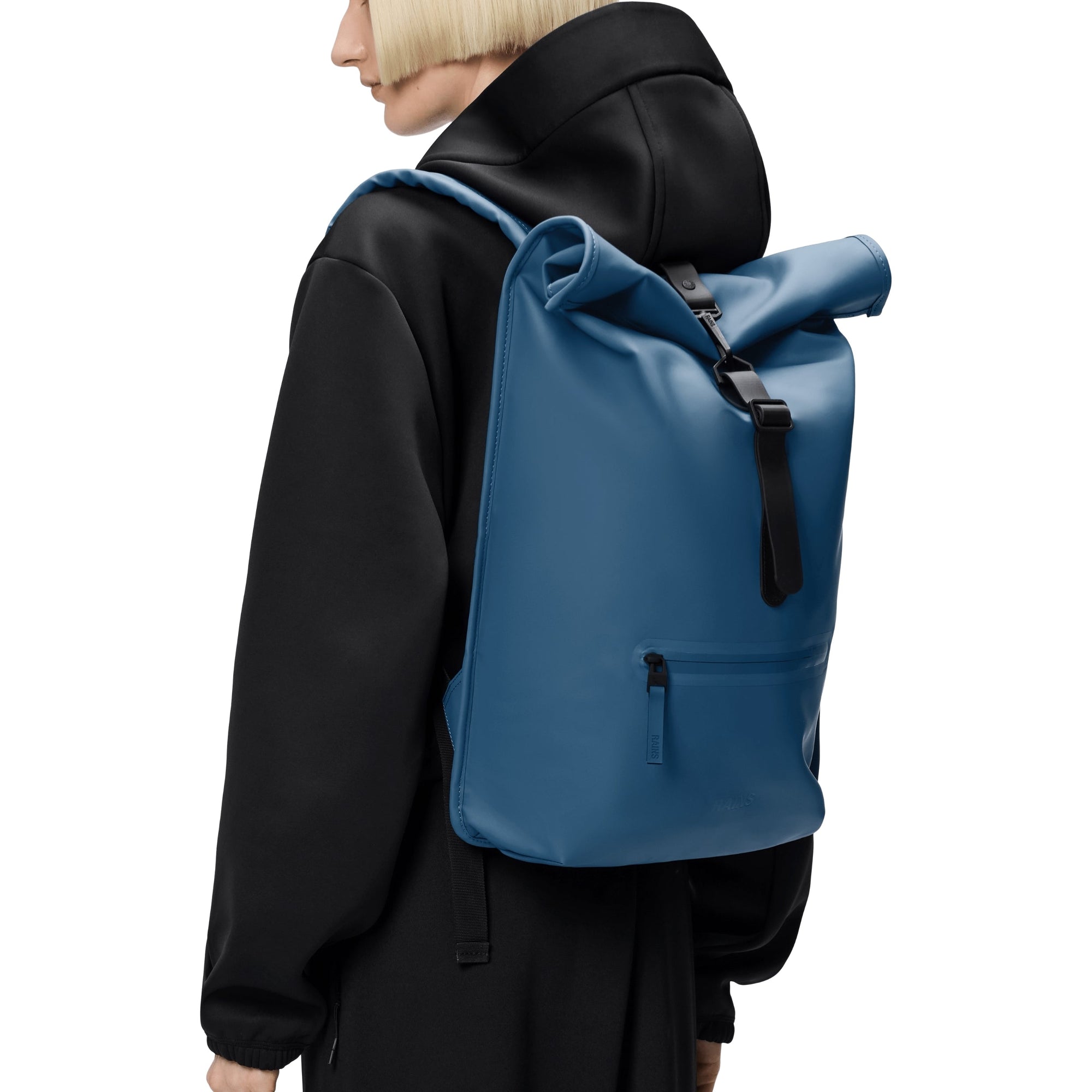 Rains Rolltop Rucksack in Pulse