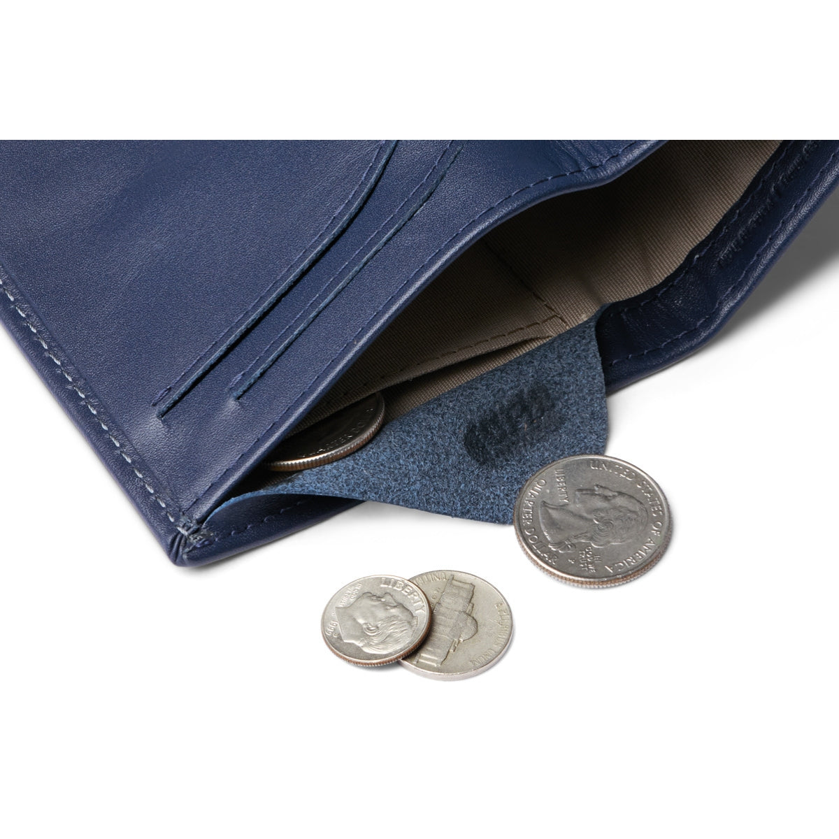 Bellroy Note Sleeve in Navy