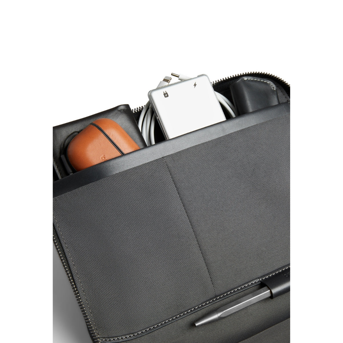 Bellroy Tokyo Folio 8&quot; in Raven