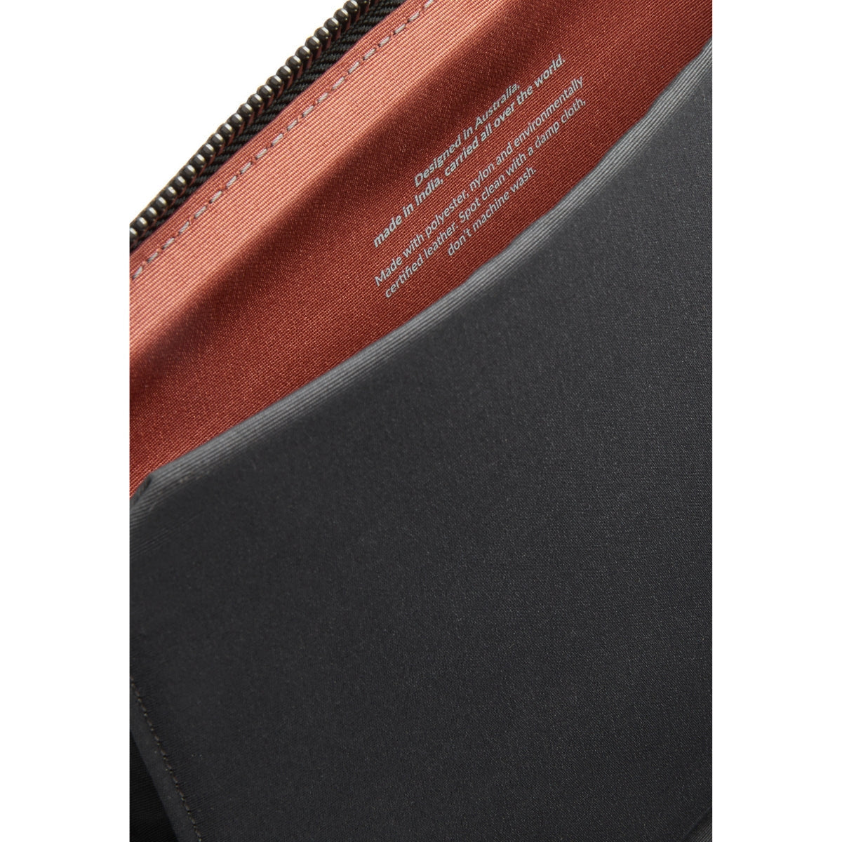 Bellroy Tokyo Folio 8&quot; in Raven