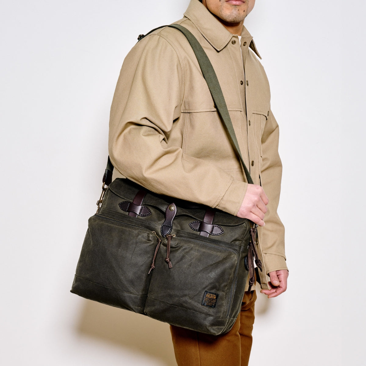 Filson 24 Hour Tin Cloth Briefcase in Ottergreen