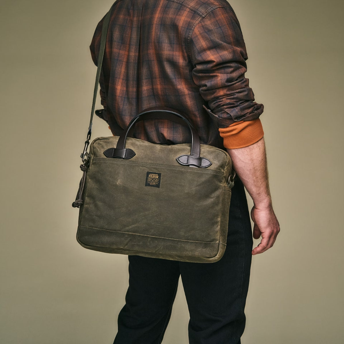 Filson Tin Cloth Compact Briefcase in Ottergreen