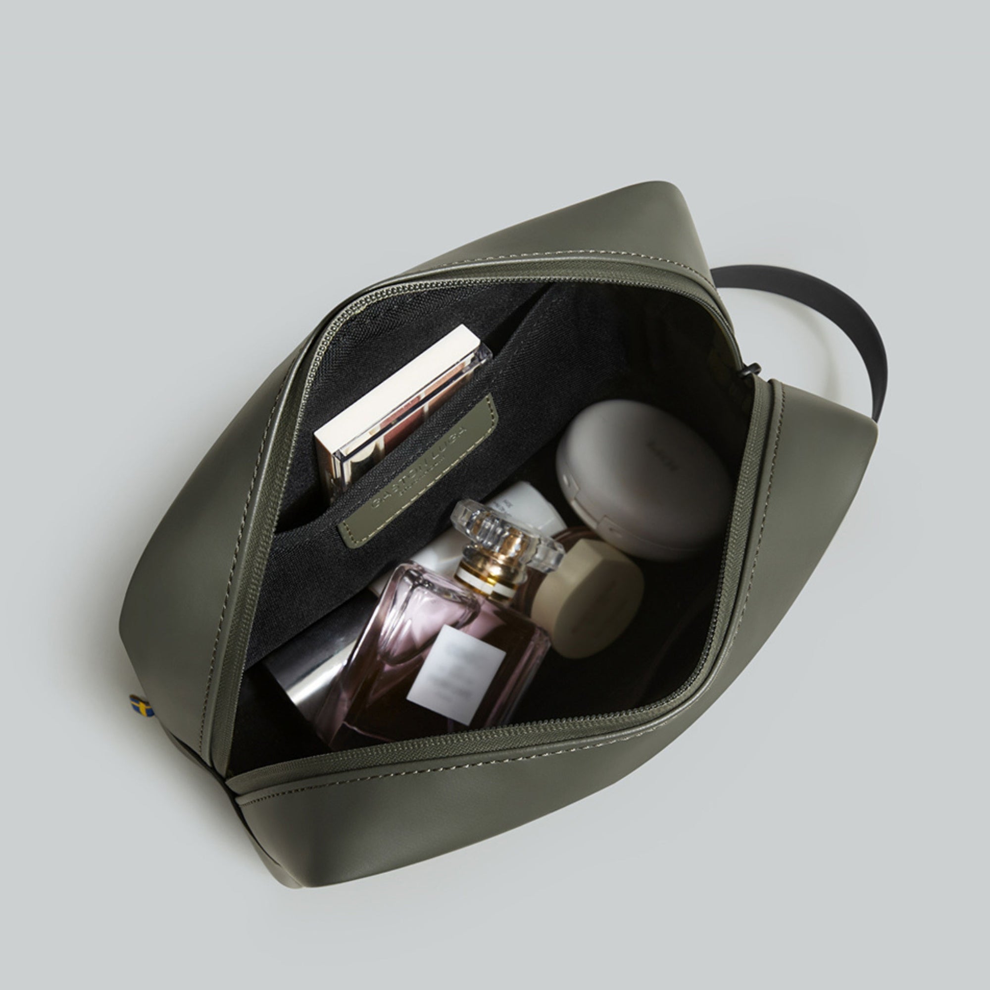 Gaston Luga Spläsh Toiletry Bag in Olive