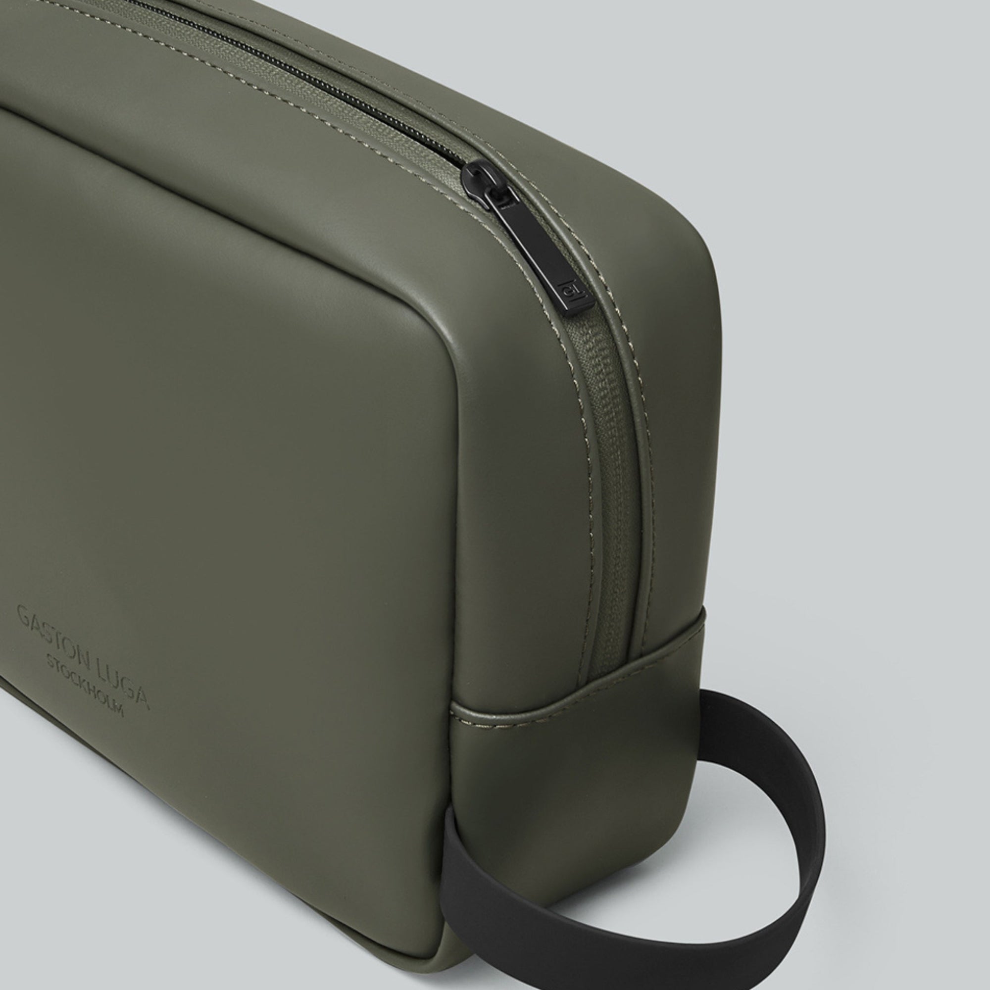 Gaston Luga Spläsh Toiletry Bag in Olive