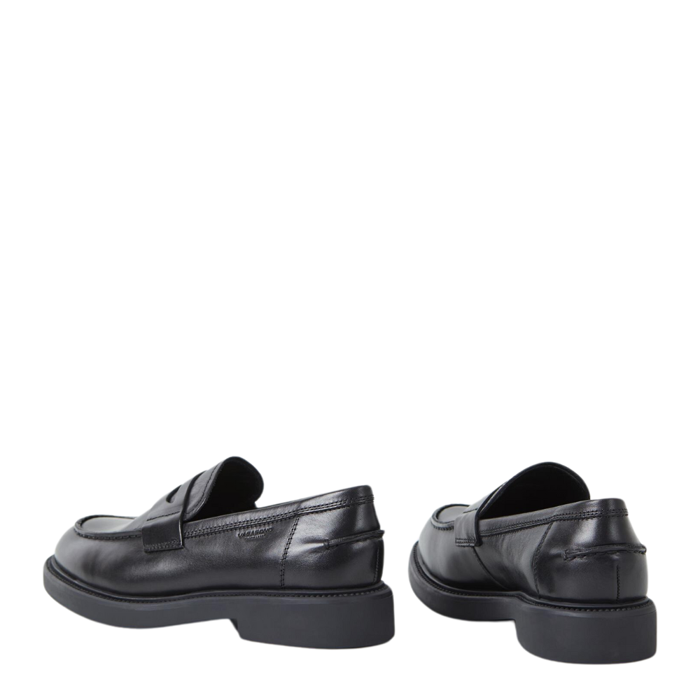 Vagabond Women&#39;s Alex W Loafer in Black Leather