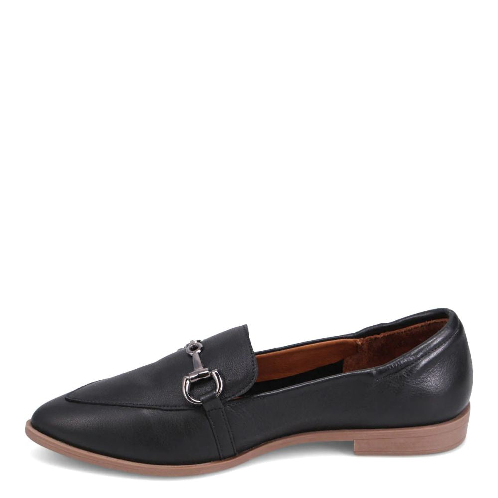 Bueno Women&#39;s Bowie Flat in Black