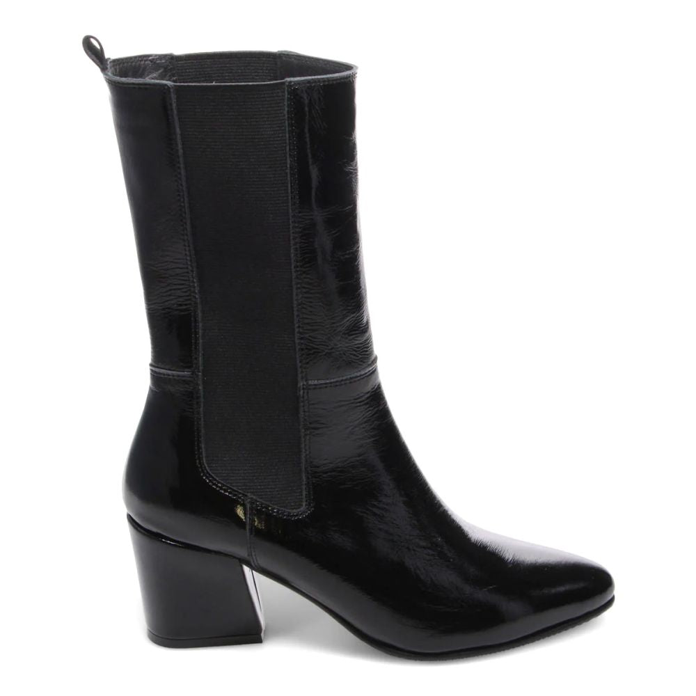 Bueno Women&#39;s Sienna Heeled Chelsea Boot in Black