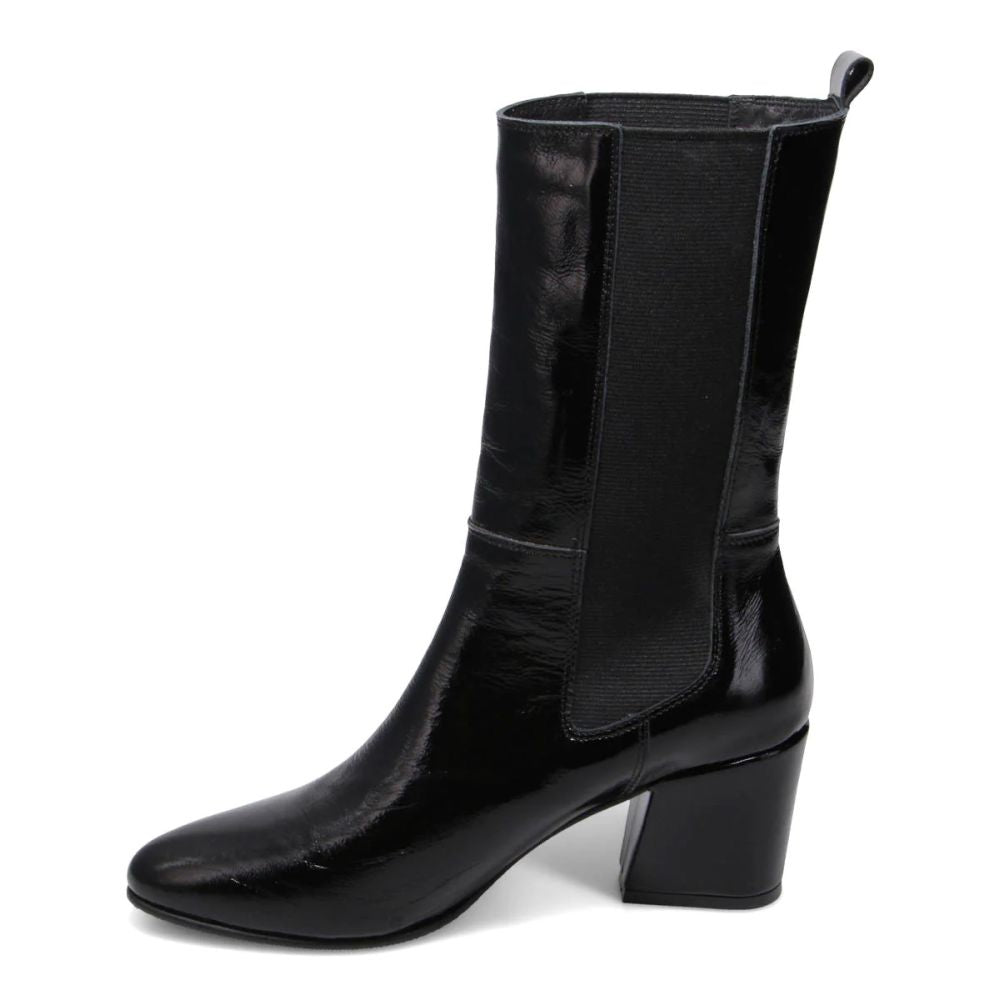 Bueno Women&#39;s Sienna Heeled Chelsea Boot in Black