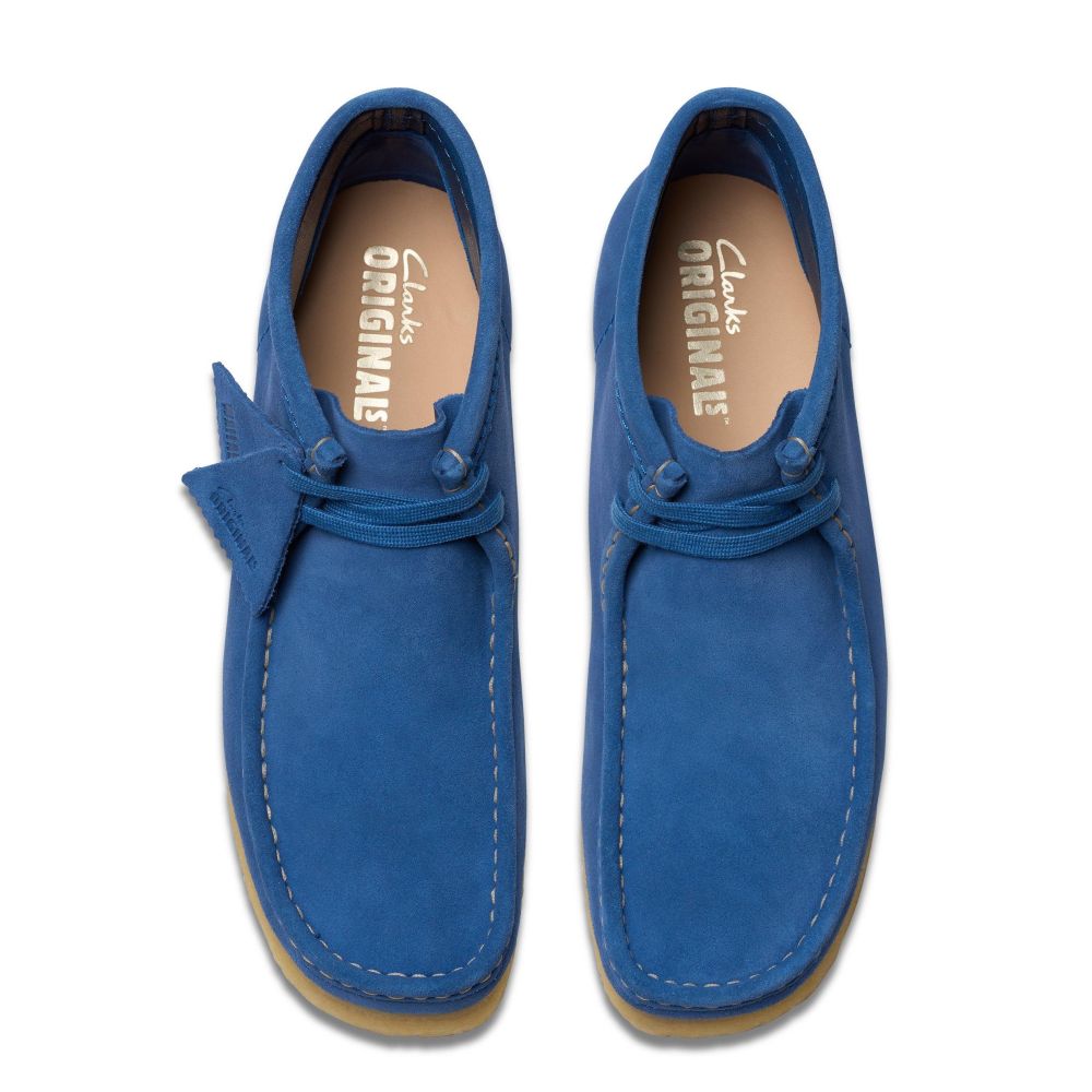 Clarks Men&#39;s Wallabee Boot in Blue Suede