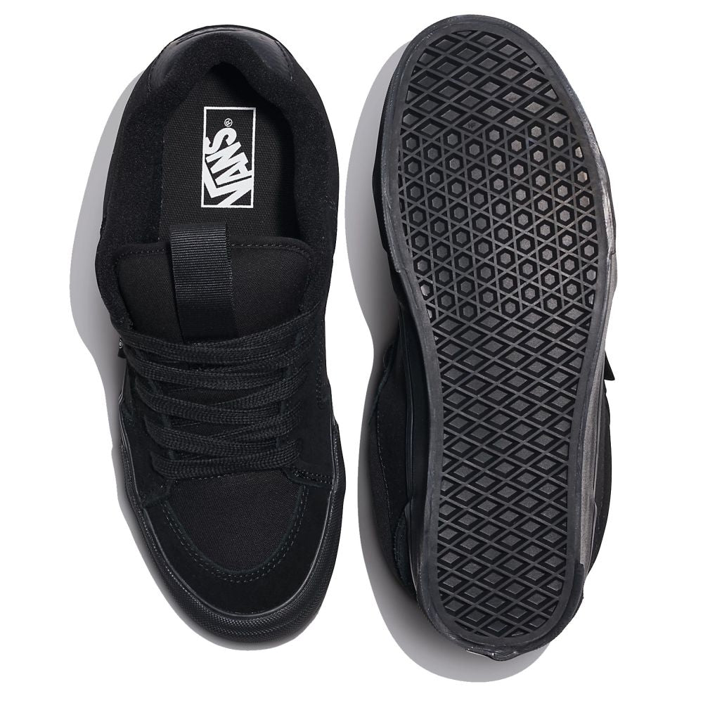 Vans Men&#39;s Chukka Push in Black