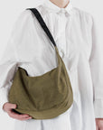 Baggu Medium Nylon Crescent Bag in Seaweed